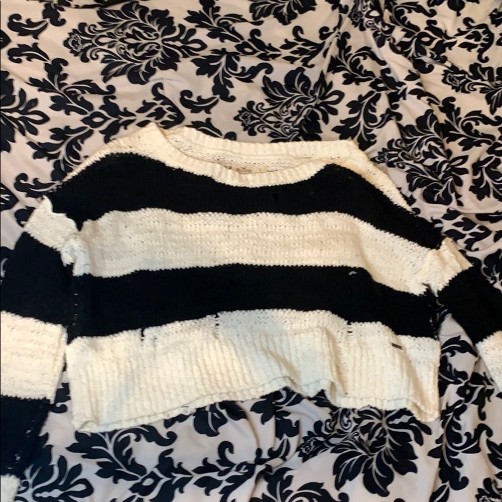 Ripped crop sweater